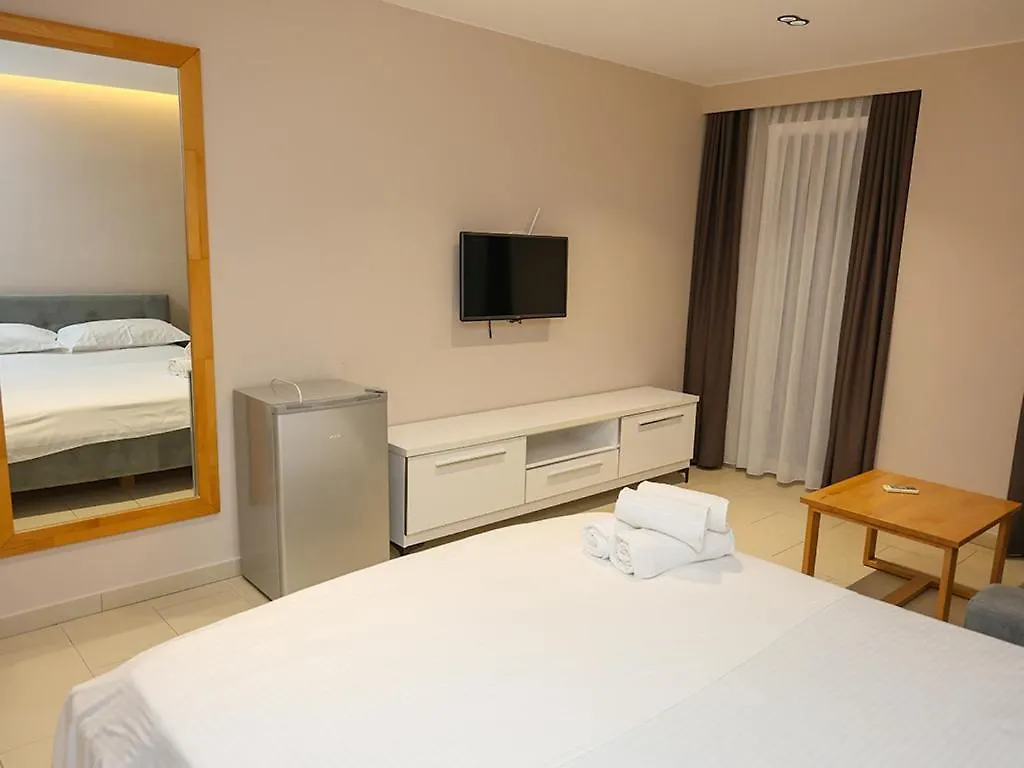 Hotel Adria Shëngjin