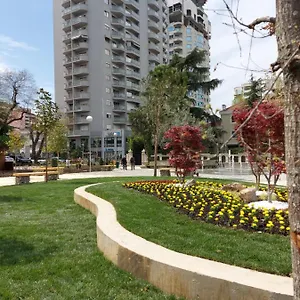 Mulaj 4*, Tirana Albanien